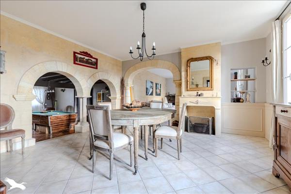 Maison à vendre |  Ambarès-et-Lagrave |  7 pièces | 214 m²