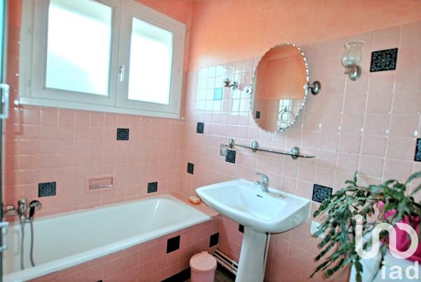 Maison traditionnelle 7 pièces de 144 m² à Bléneau (89220)