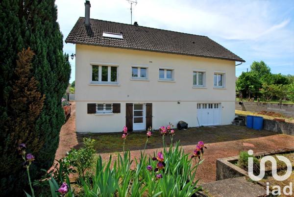 Maison traditionnelle 7 pièces de 144 m² à Bléneau (89220)