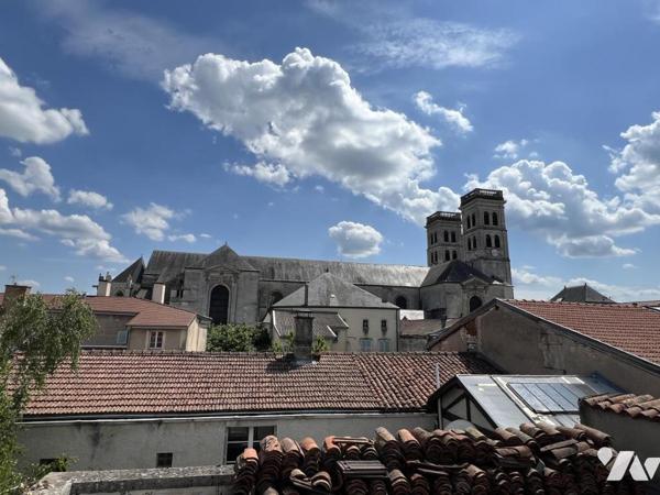 SPECIAL INVESTISSEUR : Un ensemble immobilier de 14 appartements et 8 garages