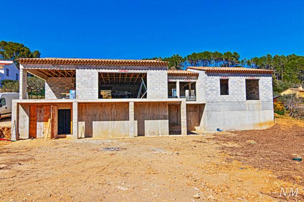 Flayosc (83780) Superbe maison de maçon de 190 m² hors d'eau hors d'air sur terrain de 3240 m²