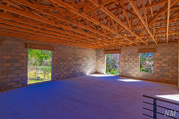 Flayosc (83780) Superbe maison de maçon de 190 m² hors d'eau hors d'air sur terrain de 3240 m²