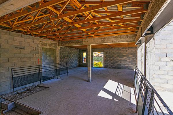 Flayosc (83780) Superbe maison de maçon de 190 m² hors d'eau hors d'air sur terrain de 3240 m²