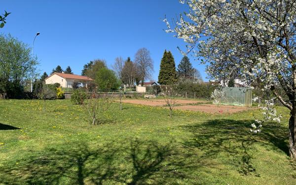 Maison à vendre    5 pièces • 127 m2 Neuvic-Entier