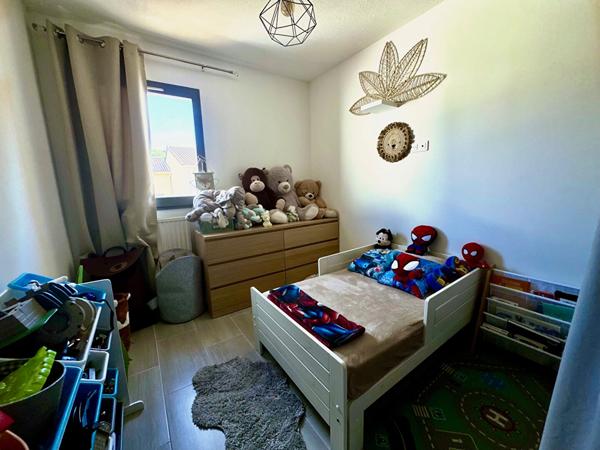 Maison T4 de 76m² avec garage et piscine .