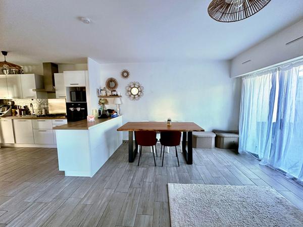 Maison T4 de 76m² avec garage et piscine .