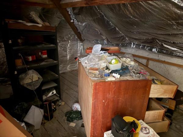 SUCCESSION VACANTE ! Maison mitoyenne 4 pièces 3 chambres 83 m2 JOEUF, offrant un fort potentiel de rénovation