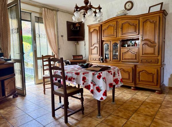 SUCCESSION VACANTE ! Maison mitoyenne 4 pièces 3 chambres 83 m2 JOEUF, offrant un fort potentiel de rénovation