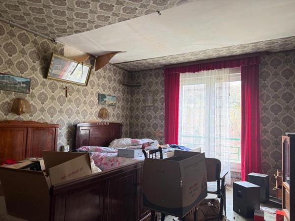 SUCCESSION VACANTE ! Maison mitoyenne 4 pièces 3 chambres 83 m2 JOEUF, offrant un fort potentiel de rénovation