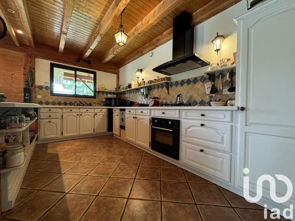 Châlet 4 pièces de 190 m² à Baudreix (64800)