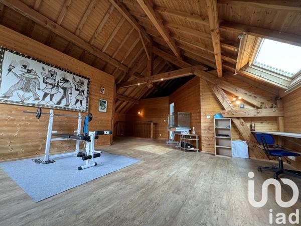 Châlet 4 pièces de 190 m² à Baudreix (64800)