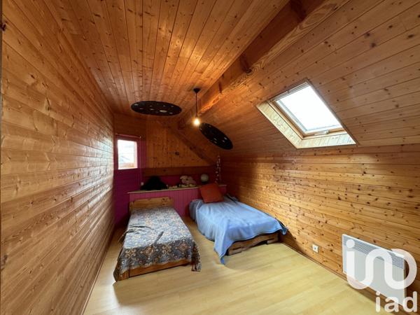 Châlet 4 pièces de 190 m² à Baudreix (64800)