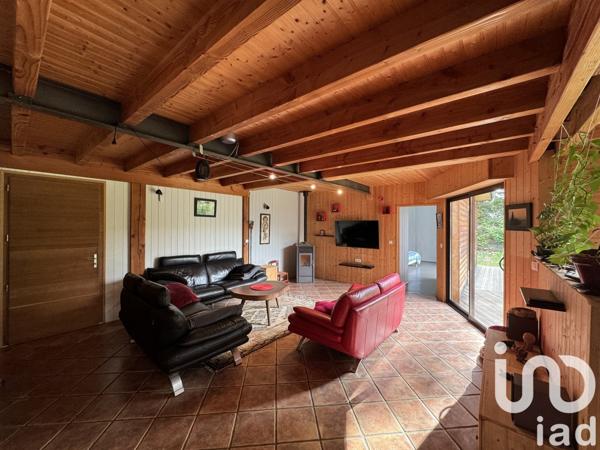 Châlet 4 pièces de 190 m² à Baudreix (64800)