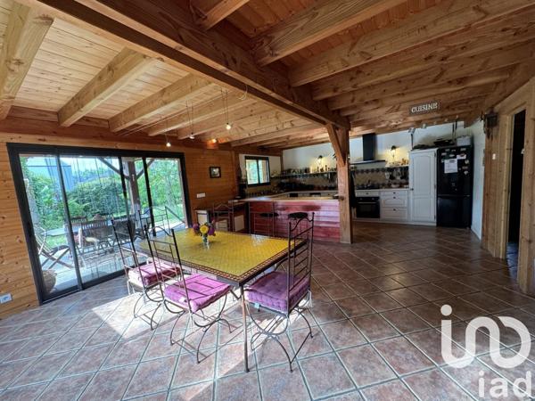 Châlet 4 pièces de 190 m² à Baudreix (64800)