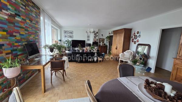 VALENCIENNES – COUP DE CŒUR SECTEUR MUSÉE | EXCEPTIONNEL APPARTEMENT DE 126 M² – 3 CHAMBRES – PARKING