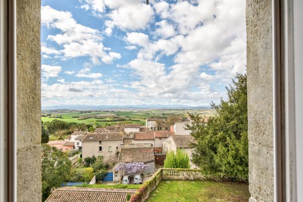 Montréal (Aude) : Demeure bourgeoise, 11 pièces, piscine et vue panoramique