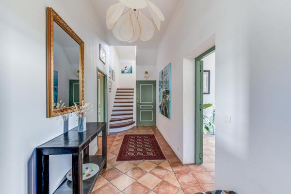 Montréal (Aude) : Demeure bourgeoise, 11 pièces, piscine et vue panoramique