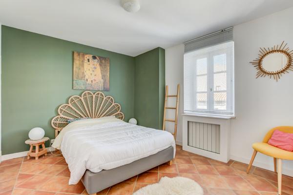 Montréal (Aude) : Demeure bourgeoise, 11 pièces, piscine et vue panoramique