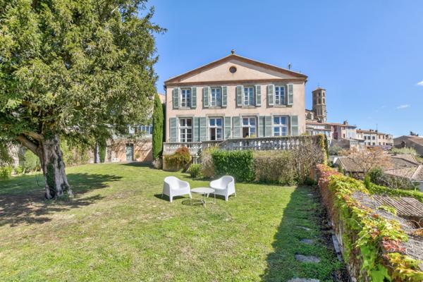 Montréal (Aude) : Demeure bourgeoise, 11 pièces, piscine et vue panoramique