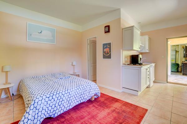 Montréal (Aude) : Demeure bourgeoise, 11 pièces, piscine et vue panoramique