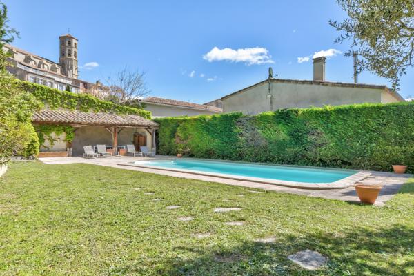 Montréal (Aude) : Demeure bourgeoise, 11 pièces, piscine et vue panoramique