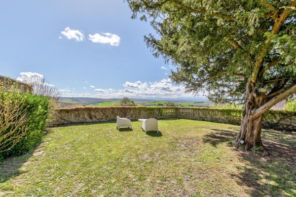 Montréal (Aude) : Demeure bourgeoise, 11 pièces, piscine et vue panoramique