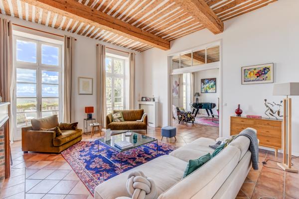 Montréal (Aude) : Demeure bourgeoise, 11 pièces, piscine et vue panoramique