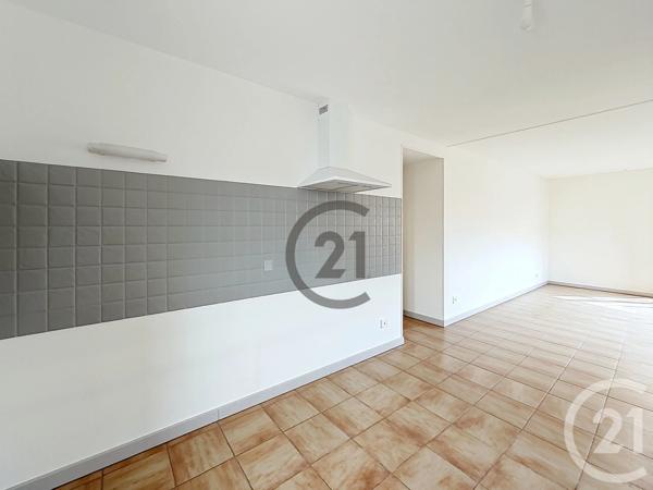 Appartement F4 à vendre  4 pièces - 61,30 m 2   TROYES  - 10