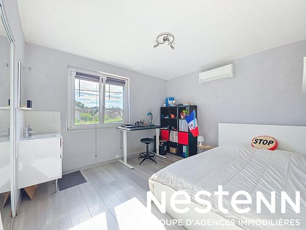 GENAS secteur pavillonnaire -Maison Familiale Individuelle de 5 pièces et 122m² habitables sur beau terrain plat