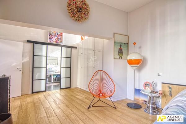 Versailles Notre-Dame les Prés - Appartement 8 pièces de 322 m² situé au 1er étage avec terrasse + 2 places de parking €2 400 000 ** - Référence 27185