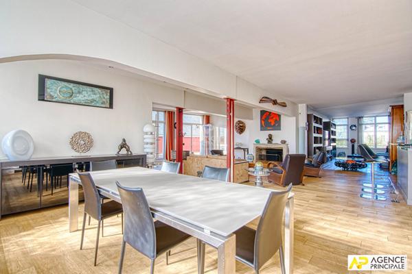 Versailles Notre-Dame les Prés - Appartement 8 pièces de 322 m² situé au 1er étage avec terrasse + 2 places de parking €2 400 000 ** - Référence 27185