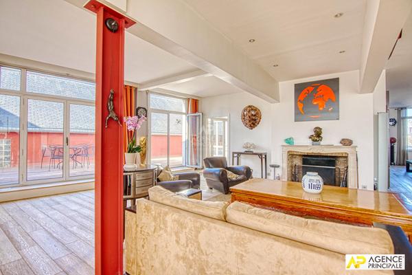 Versailles Notre-Dame les Prés - Appartement 8 pièces de 322 m² situé au 1er étage avec terrasse + 2 places de parking €2 400 000 ** - Référence 27185