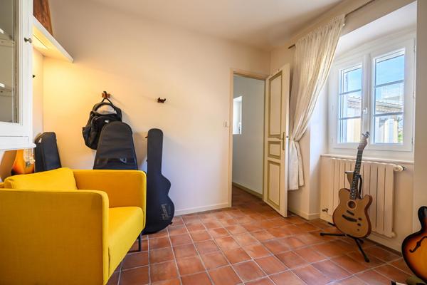 Propriété en provence avec jardin et garage