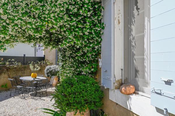 Propriété en provence avec jardin et garage