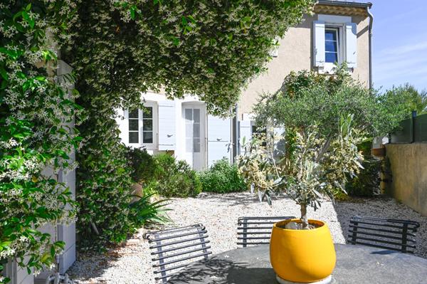 Propriété en provence avec jardin et garage