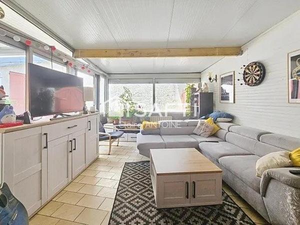 Maison à fort potentiel avec grand jardin arboré – À 300 m de la gare