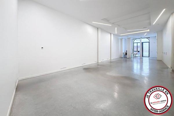 Bureau à louer 3 pièces de 103 m²