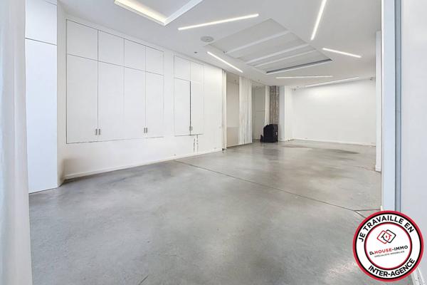 Bureau à louer 3 pièces de 103 m²