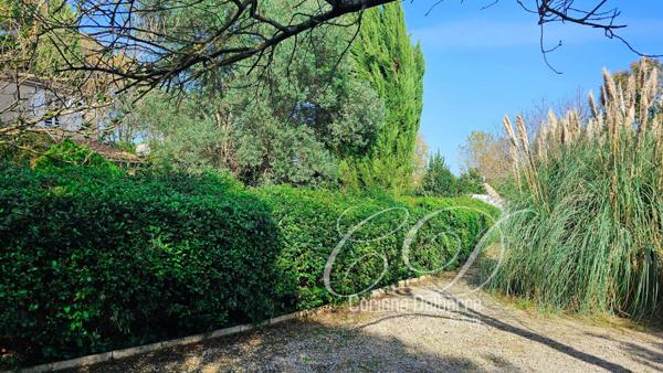 Terrain constructible 2554 m² et sa maison de 125m²