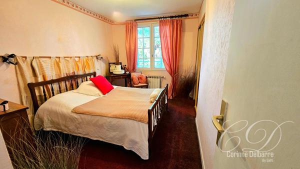 Terrain constructible 2554 m² et sa maison de 125m²