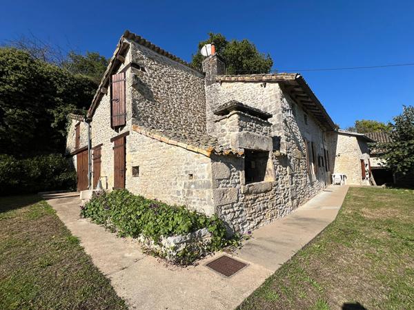 Maison  de 200m²  et dépendances ROMAGNE