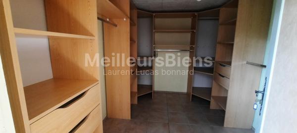A louer  MAISON SUR SOUS SOL avec 4 Chambres