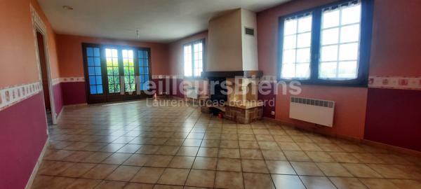 A louer  MAISON SUR SOUS SOL avec 4 Chambres