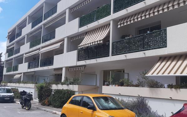 Appartement à vendre    3 pièces • 65 m2 Toulon