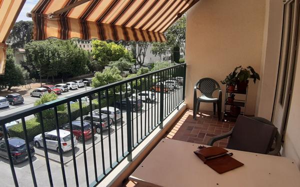 Appartement à vendre    3 pièces • 65 m2 Toulon