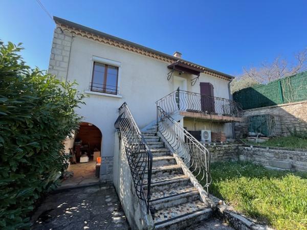 MAISON COMPOSÉE DE 2 LOGEMENTS