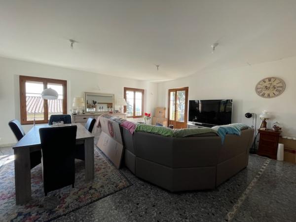 MAISON COMPOSÉE DE 2 LOGEMENTS