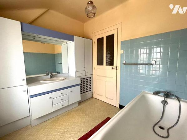 QUESSOY - Maison familiale 6 chambres.