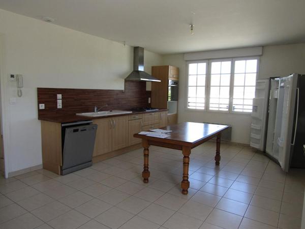 Immeuble Saintes 16 pièce(s) 372 m2