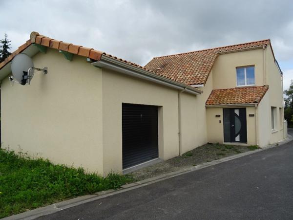 Mornac. Maison 119 m², entièrement rénovée avec garage et jardin